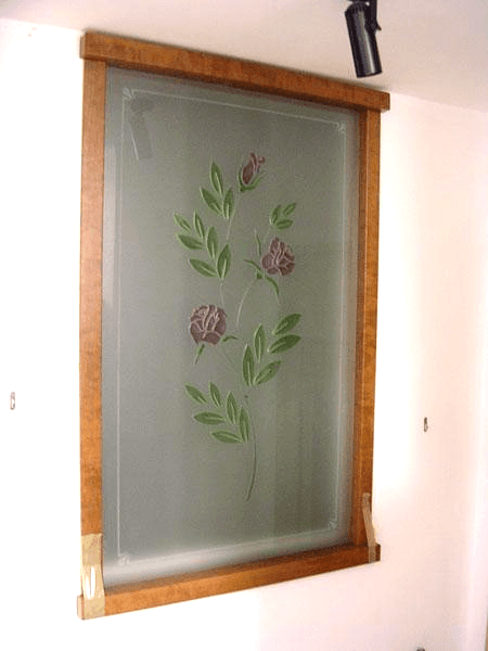 Decoro inciso e colorato