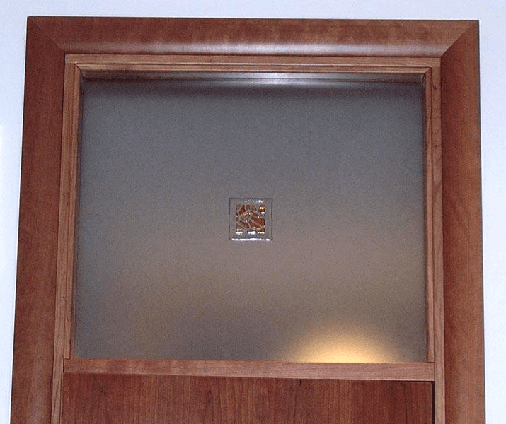 Decoro inciso e colorato