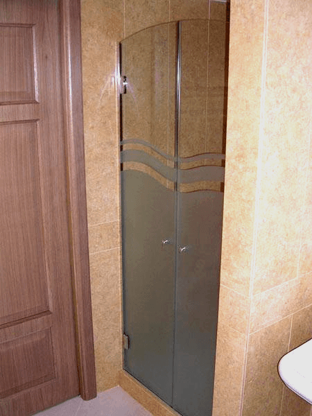 box doccia con due ante apribili