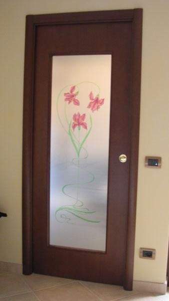 Decoro inciso e colorato