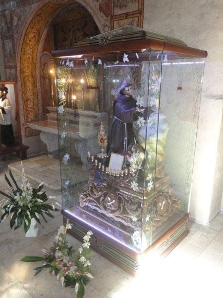 Teca sacra con cupola in tecnica Tiffany