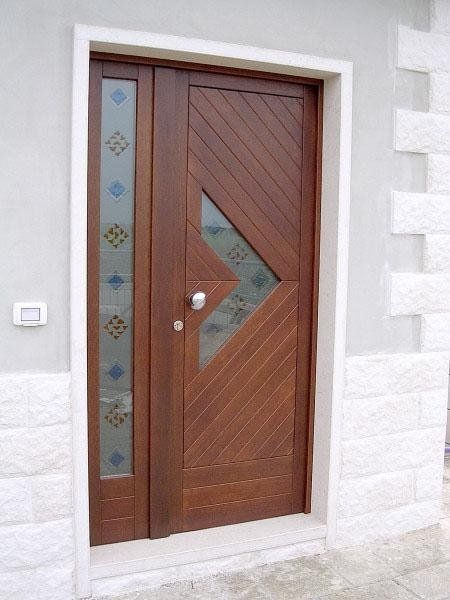 Decoro inciso e colorato