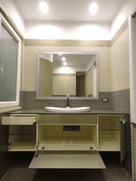 Mobile e top in vetro retrolaccato con specchio