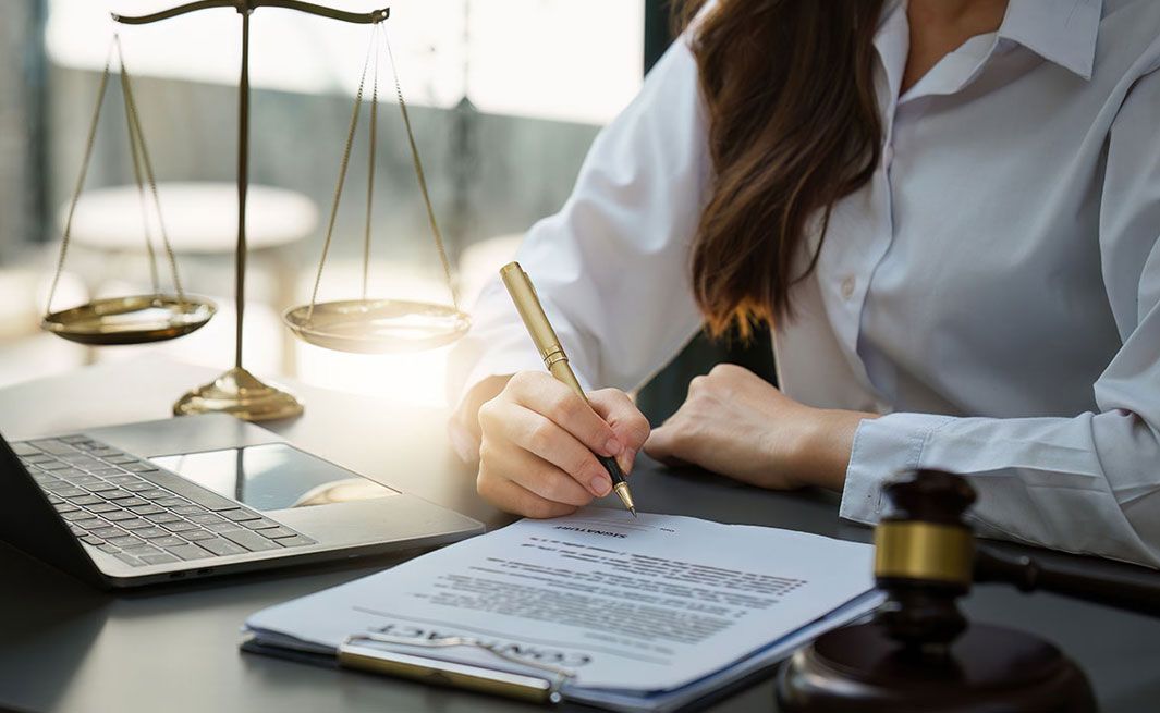 ESPINOZA & ASOCIADOS