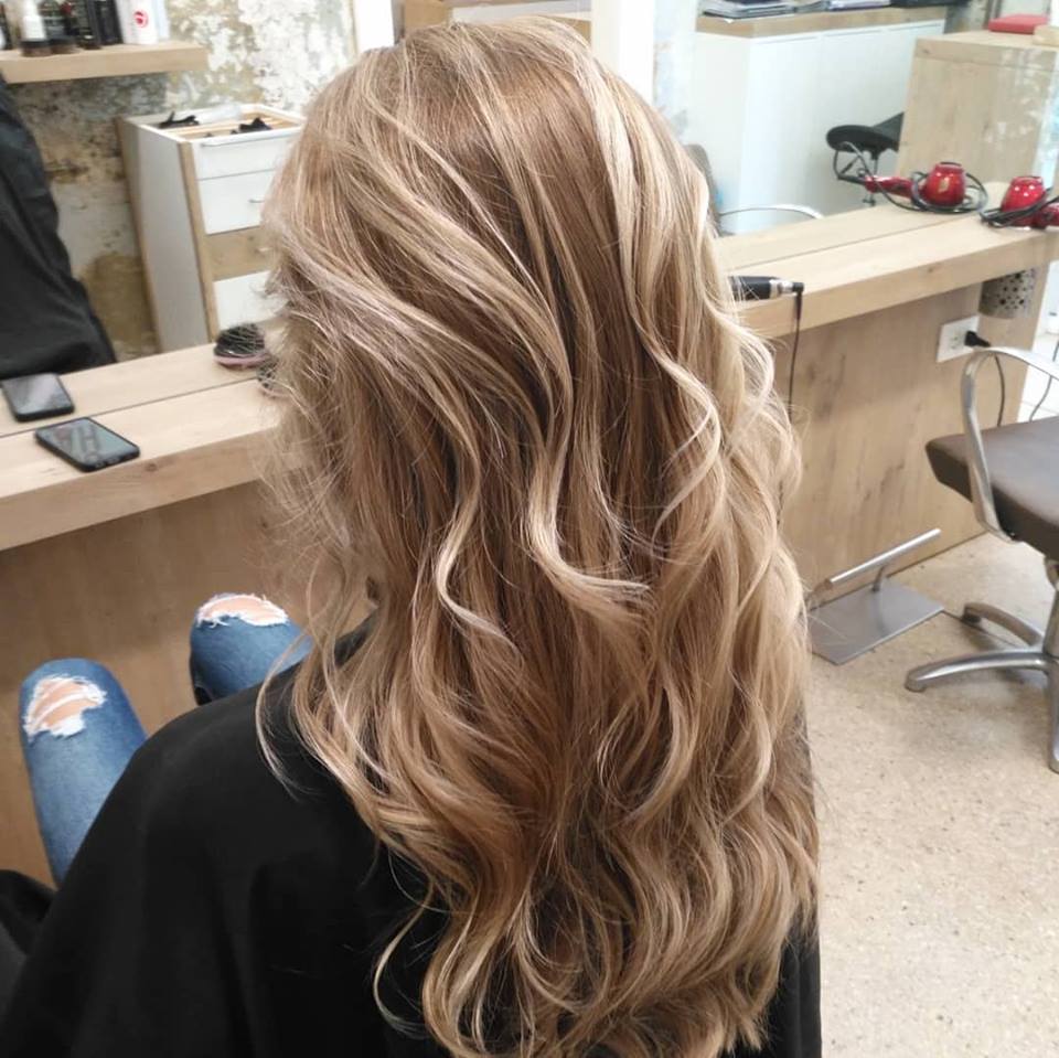 Capelli biondo cenere