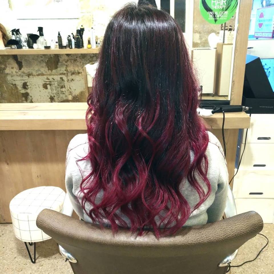 Capelli con colorazione rossa