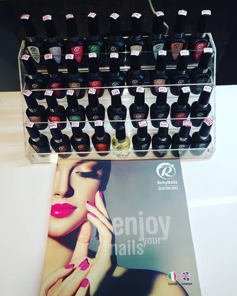 Assortimento di s,alti semipermanenti