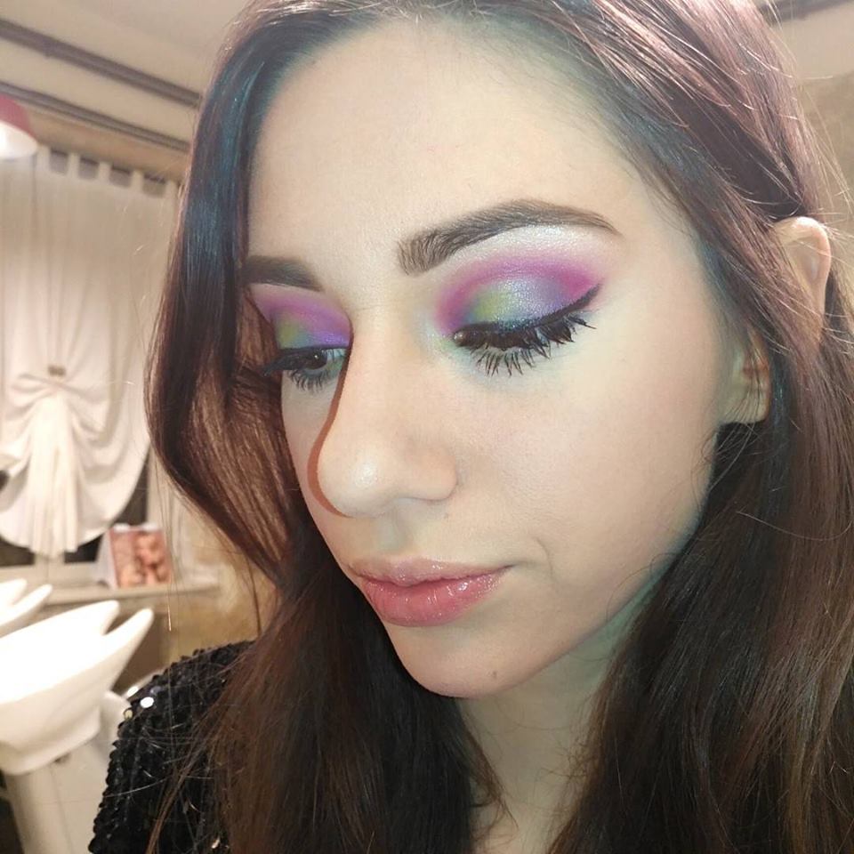 Trucco molto colorato