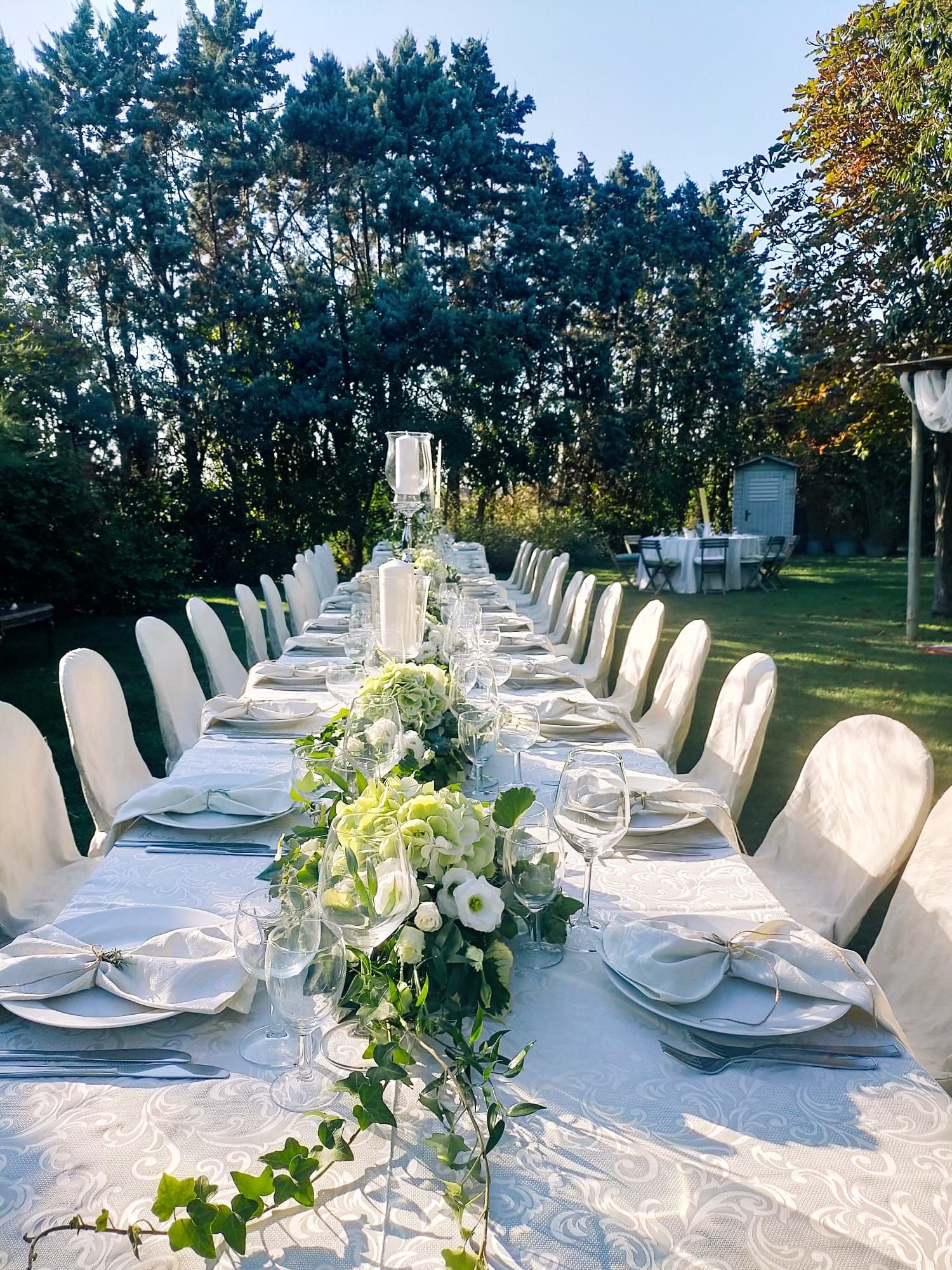 Centrotavola di fiori bianchi