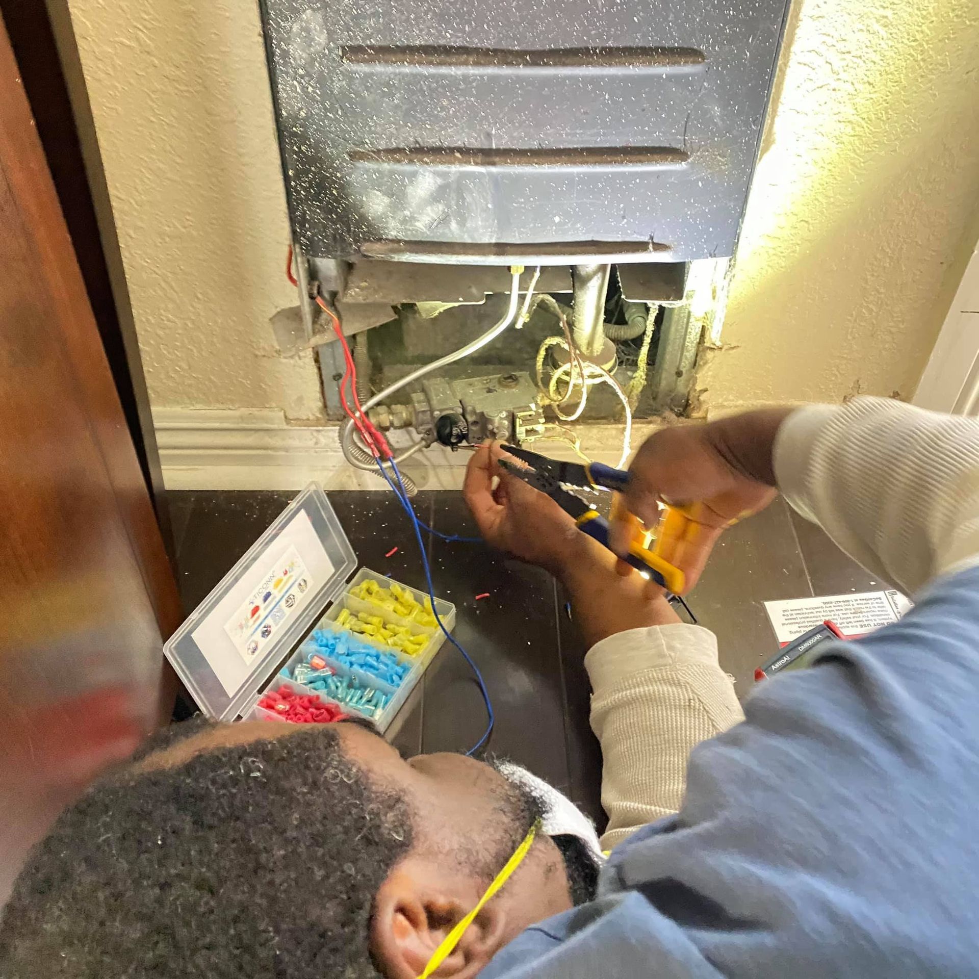 technician working 1