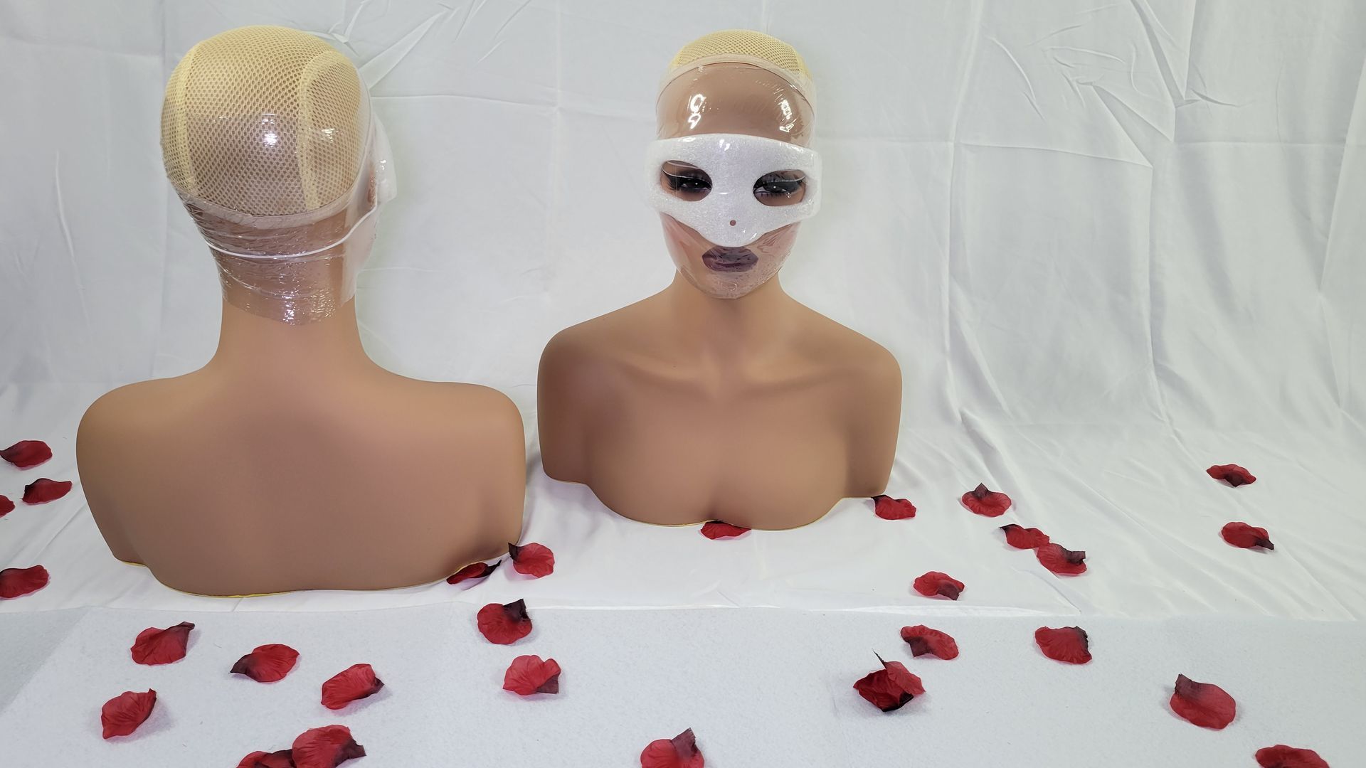 RF368 - Realistic Mannequin Head with Shoulders.