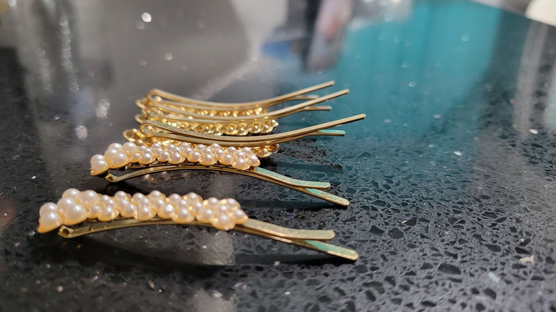 RF368 - 2 Pair Flowerily Gold Hair Pins for Woman and Girls.