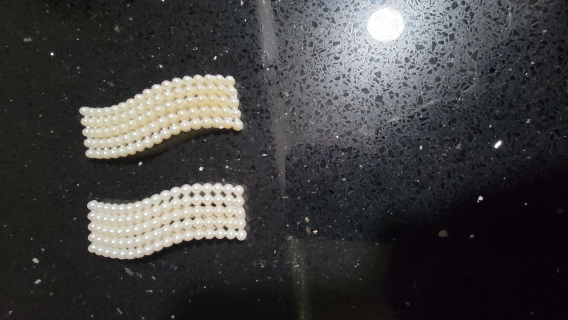 RF368 - 2 Pair White Wavy Mini Rectangle Pearl.