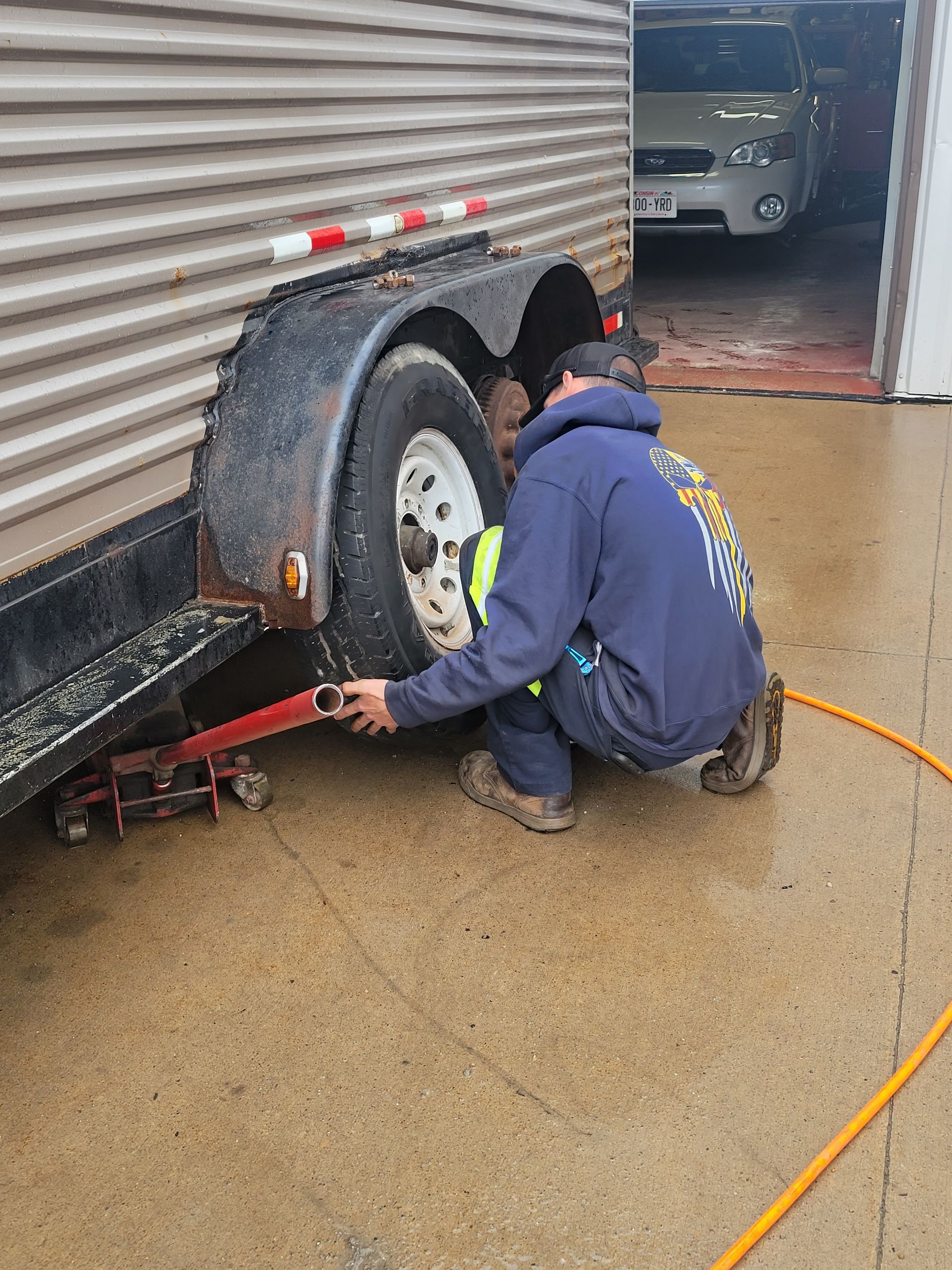 During Repairing Wheels Triple Axle Aluminum - Appleton, WI - D & D 24 Hr Towing Inc