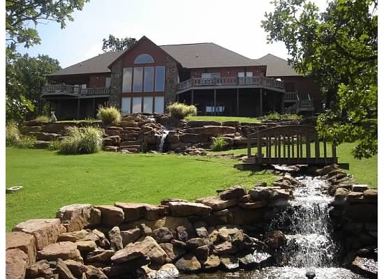 Realtors in S Pigeon Rd