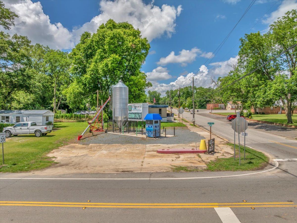 572 Washington Street,
Preston, GA 31824