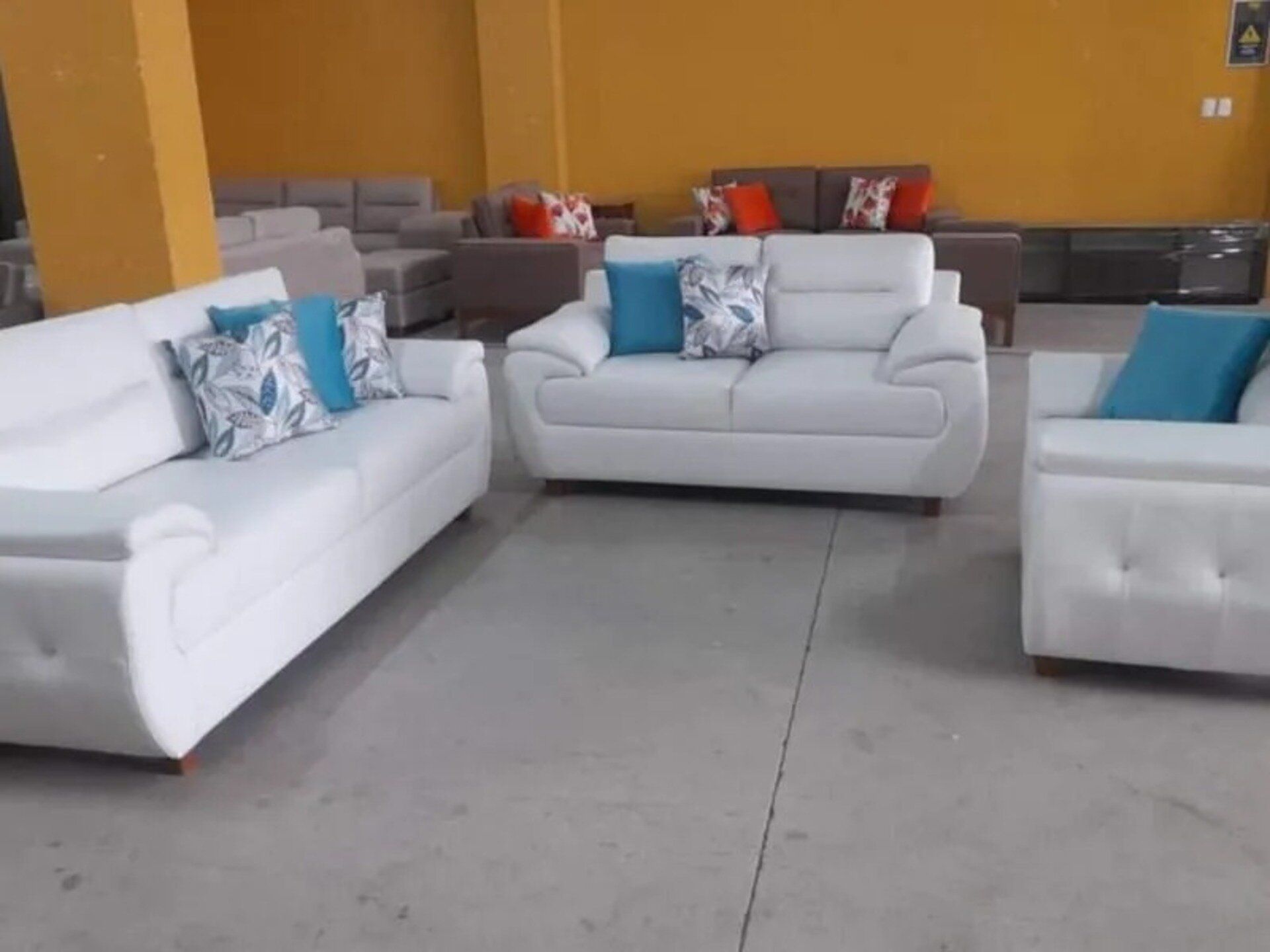 Tapicería Jhon - Especialistas en Muebles de Melamina, Mueblería, Tapicería y Muebles de Oficina