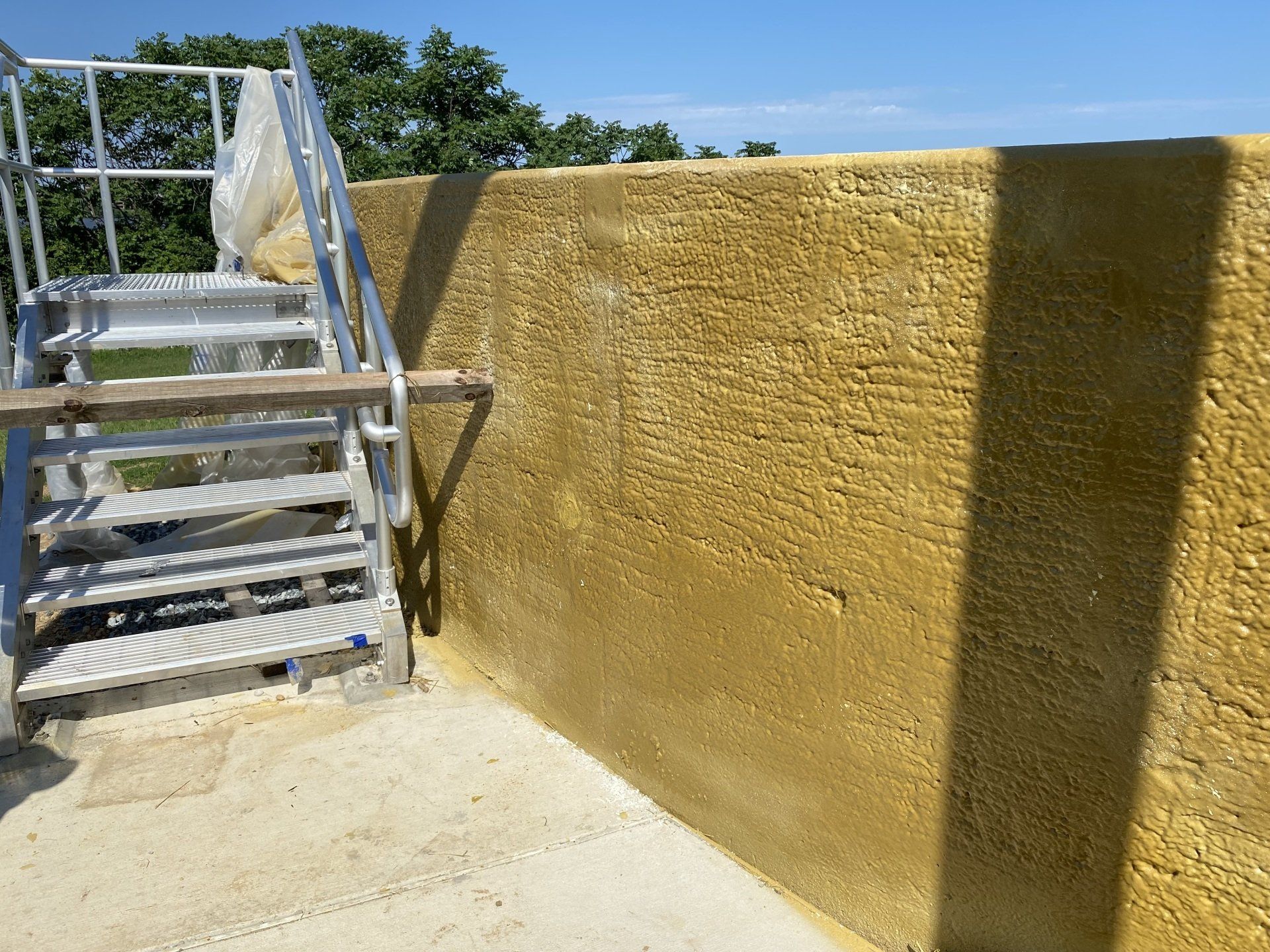 Exposed exterior lining