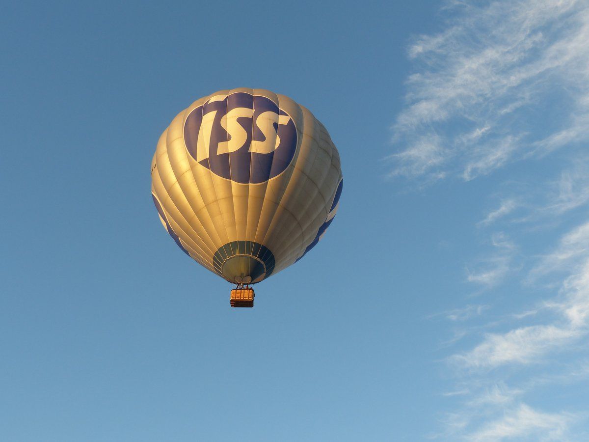 A hot air balloon with the word iss on it