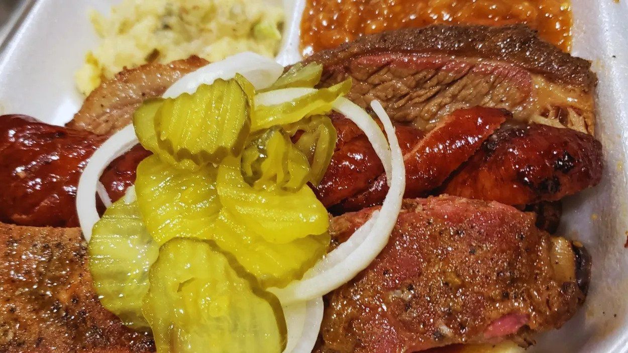 Flossie’s BBQ - Playoff Plates