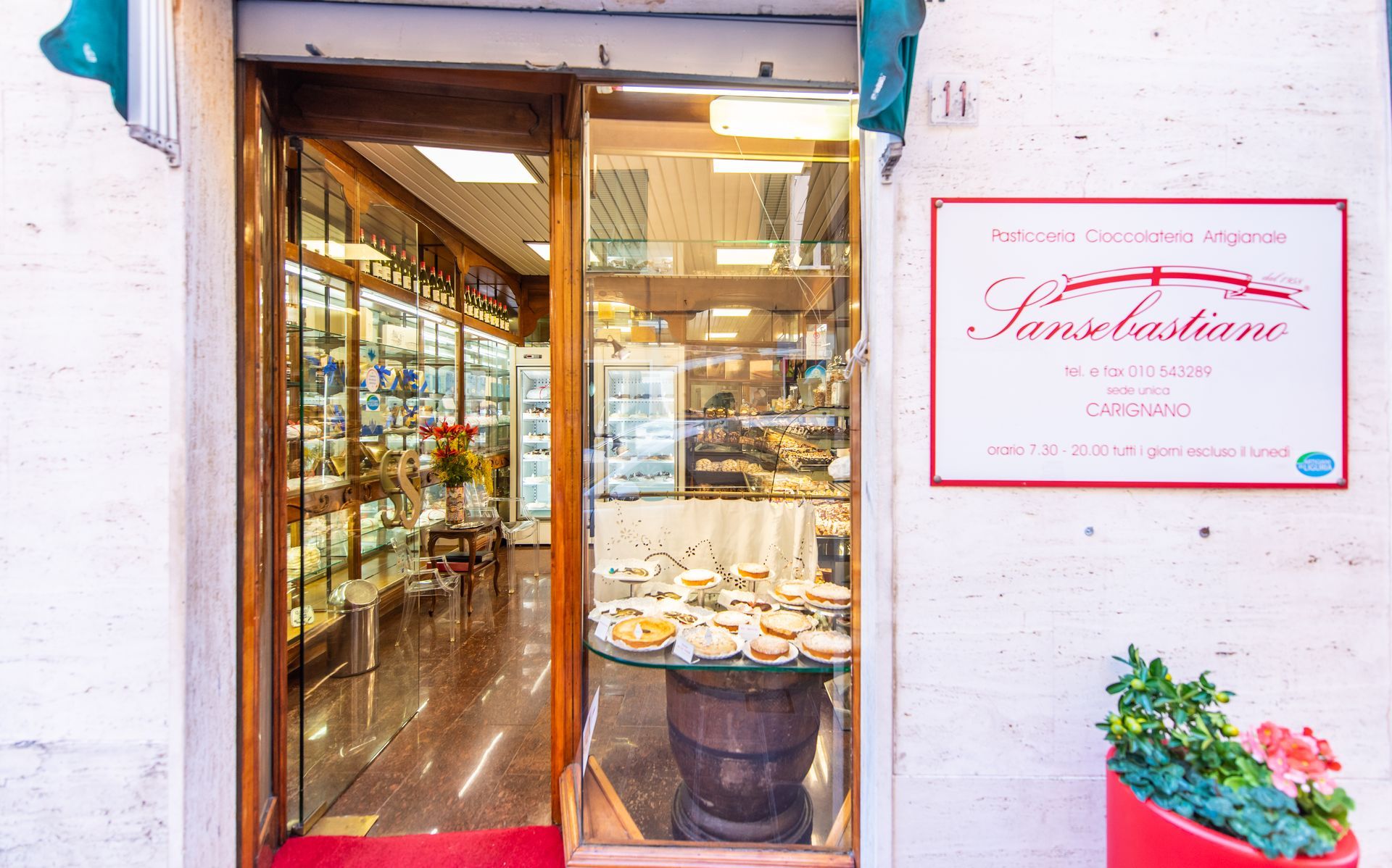 Esterno pasticceria Sansebastiano