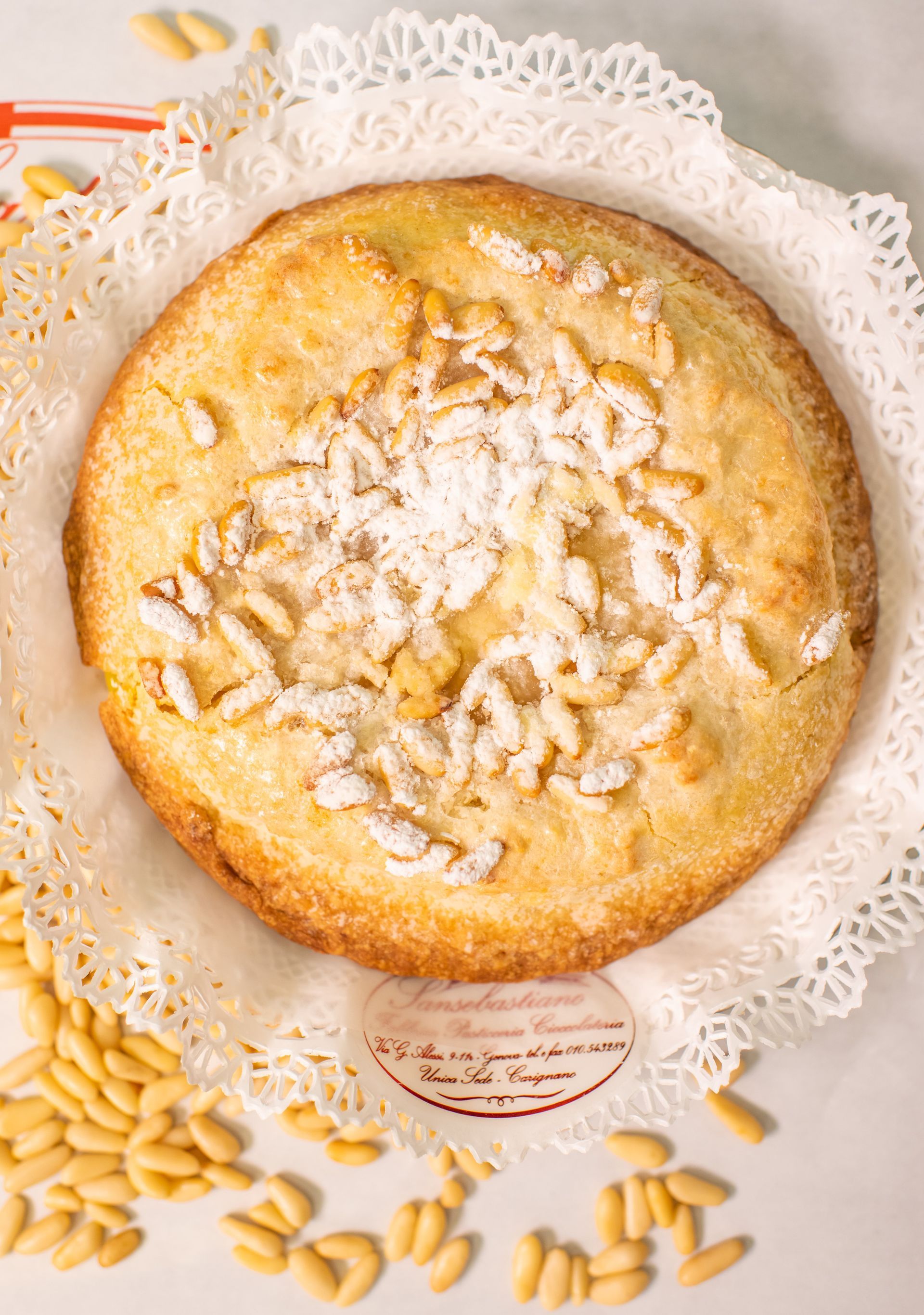 Torta della nonna - pinoli e crema al limone