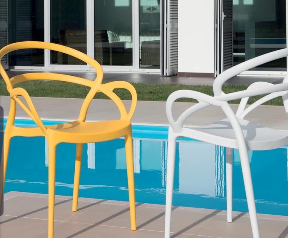 sedie intrecciate colorate