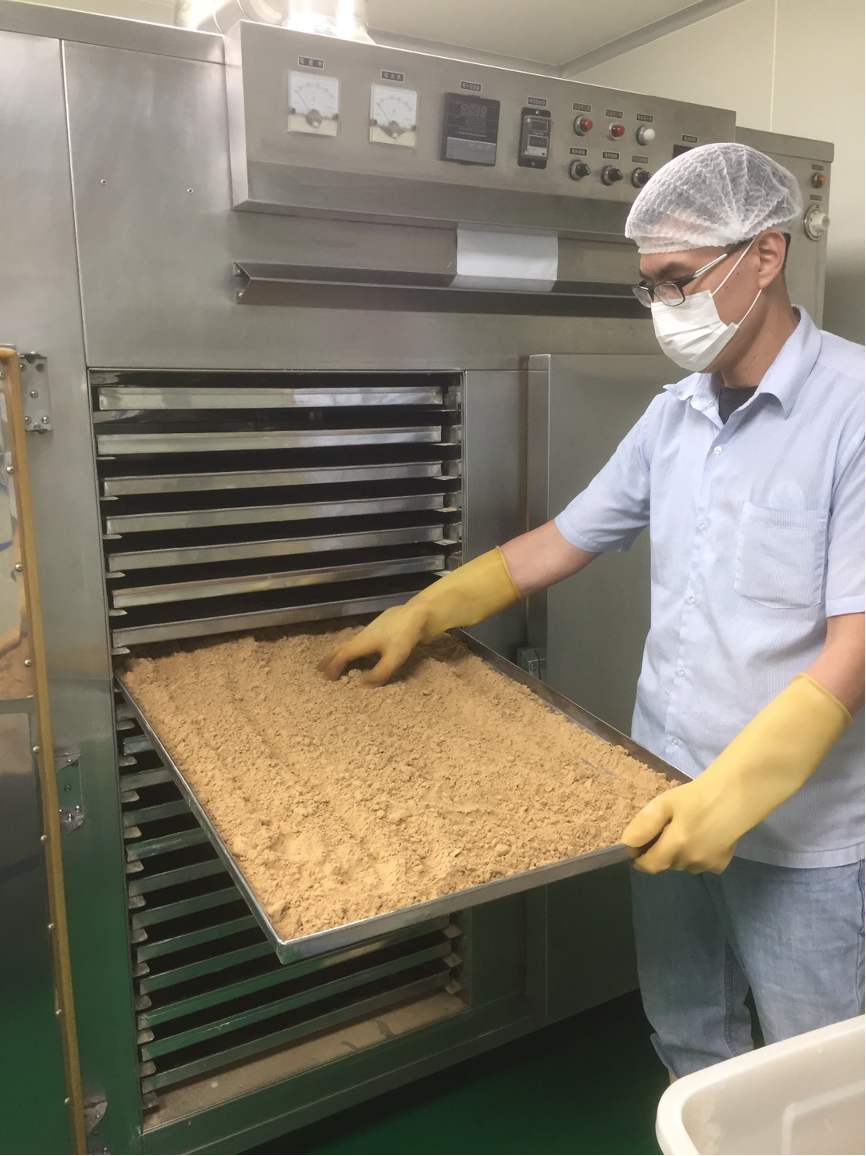 靈芝造粒上色乾燥工程