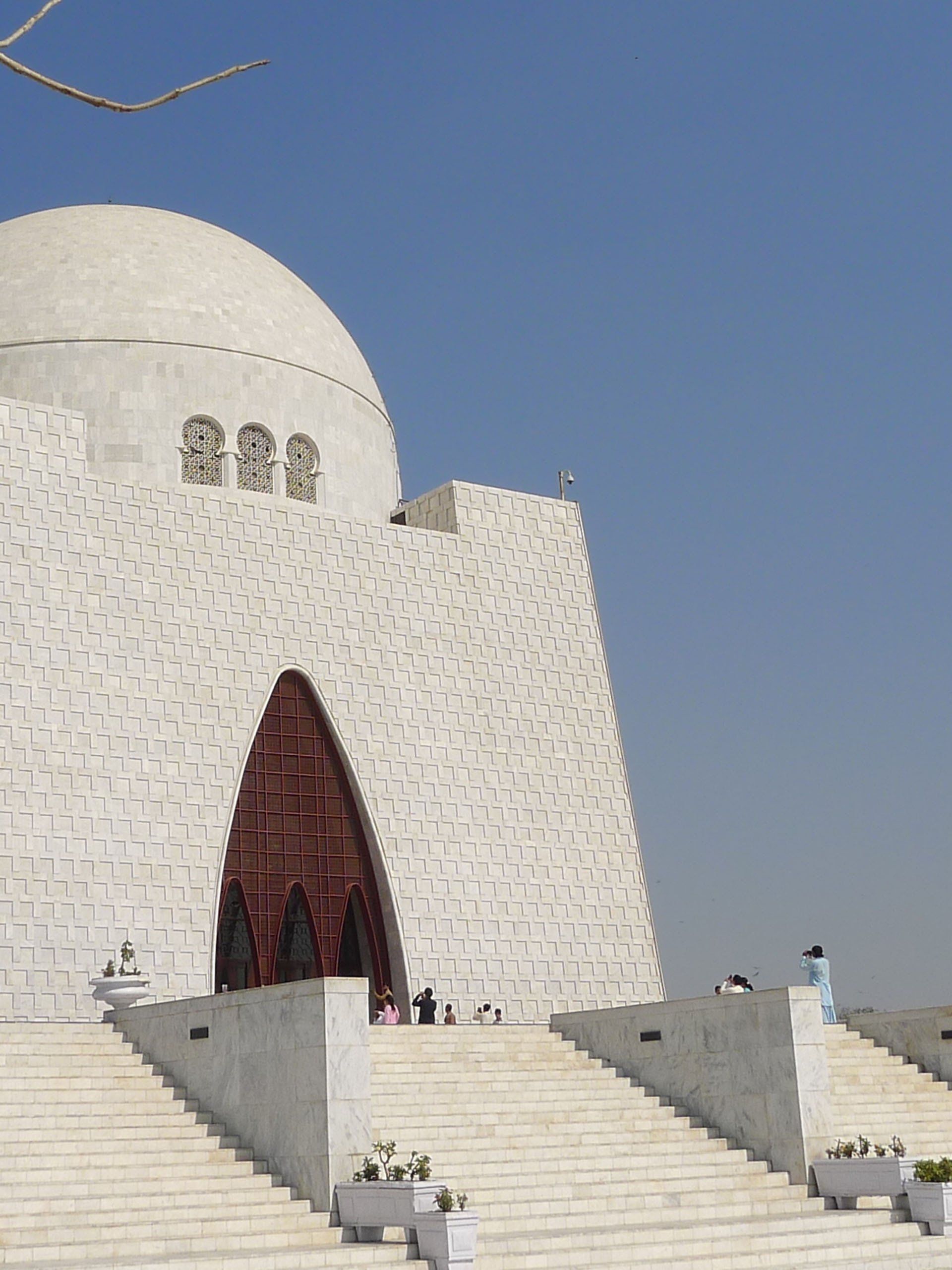 Explore Karachi with Pak Travels