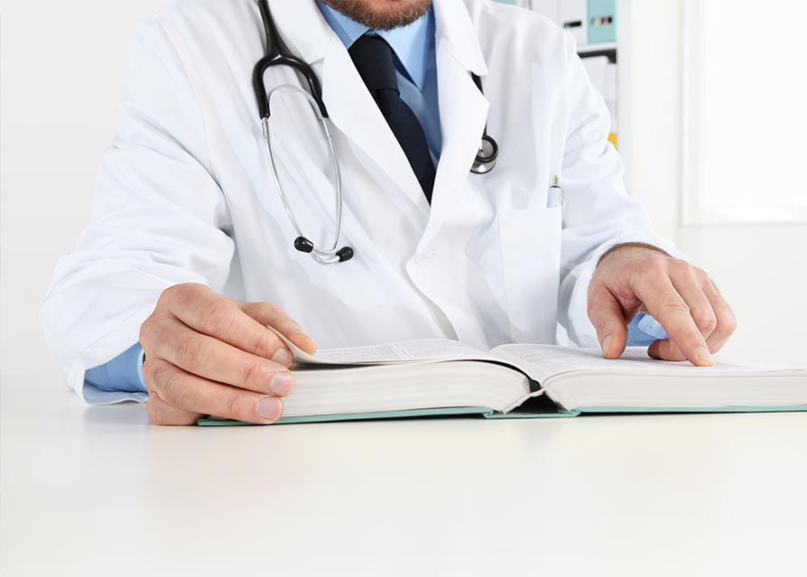 DR. RAMÓN VÁZQUEZ GASCÓN