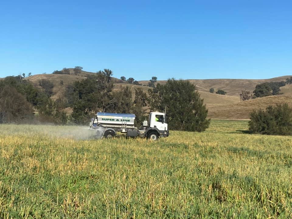 Fertiliser truck — Agricultural Supplies in Scone, NSW