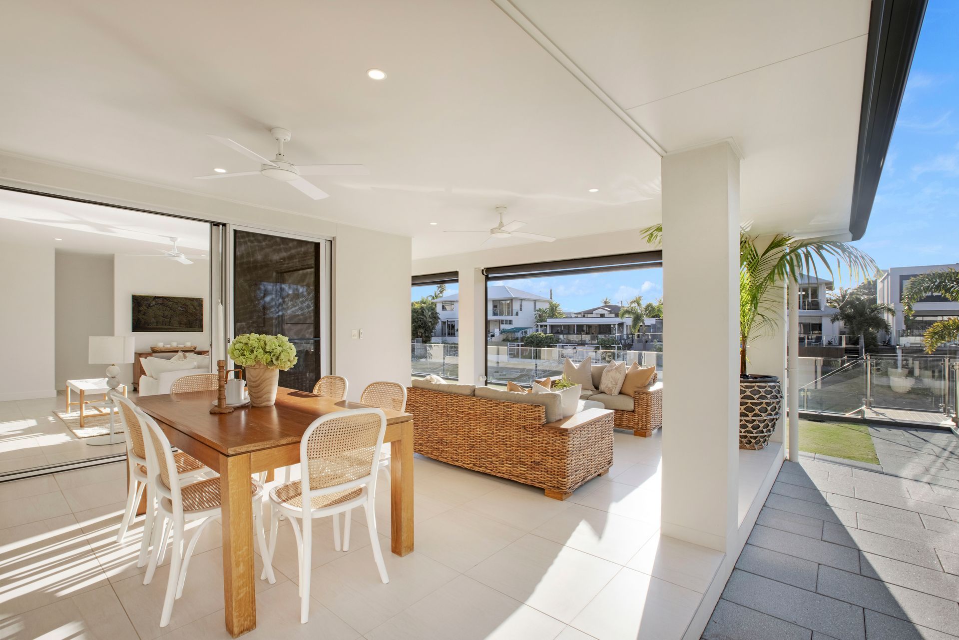A Bright, Modern Outdoor Patio — Michael Duncan Constructions Pty Ltd in Burleigh Heads, QLD
