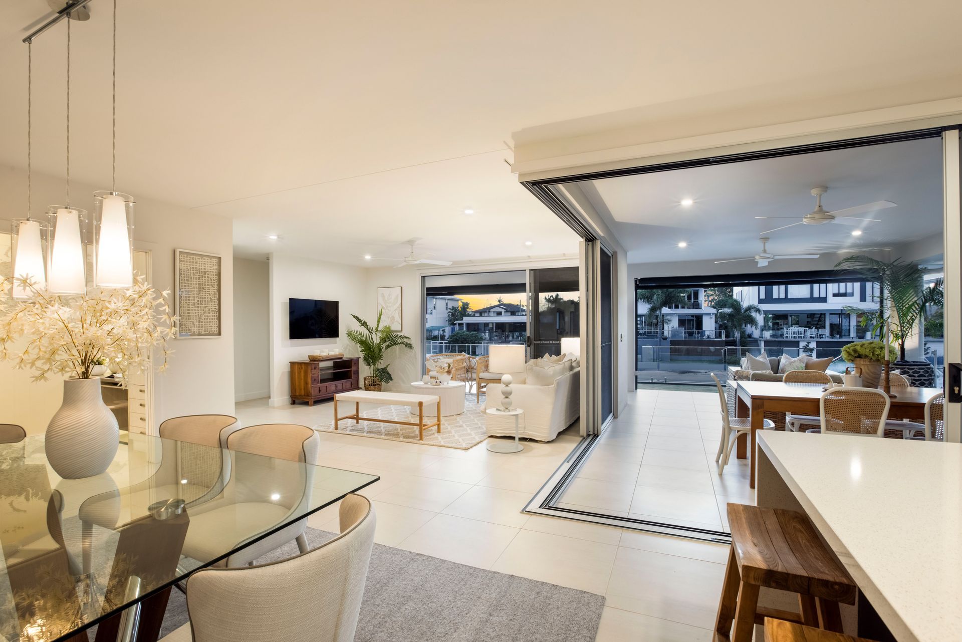 A Modern, Open-plan Living and Dining Area — Michael Duncan Constructions Pty Ltd in Ashmore, QLD