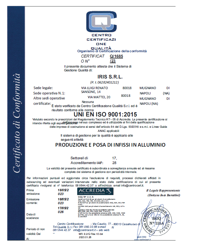 Due certificati sono uno accanto all'altro su uno sfondo bianco.