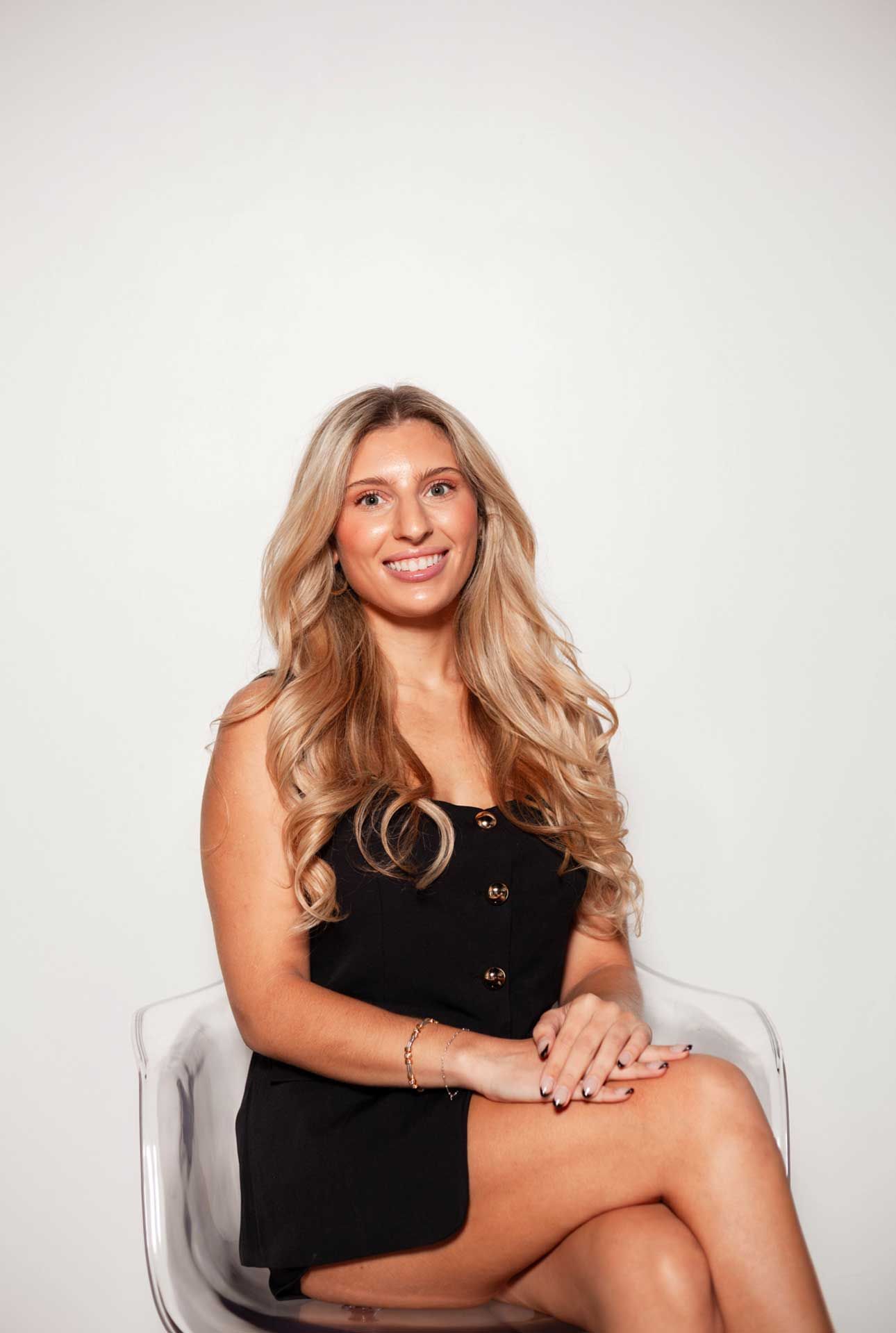 Amaya Blefere – Licensed Esthetician & Social Media Coordinator