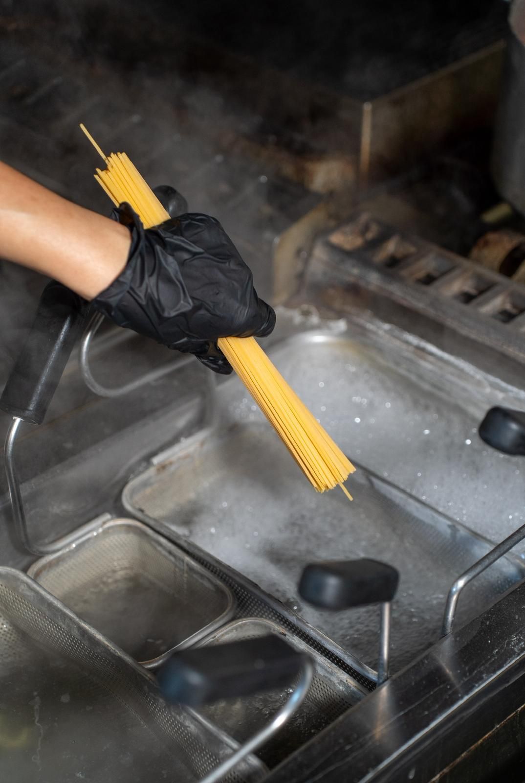 spaghetti con sugo di mare