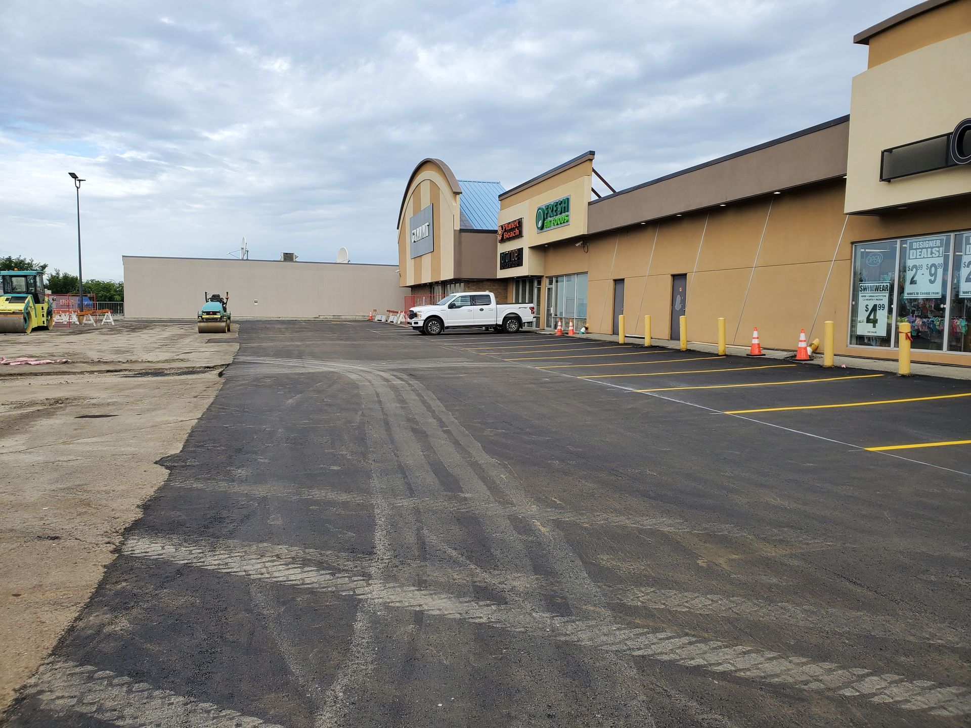 Asphalt paving work by Paving & Asphalt Services by JVR Construction & Consulting