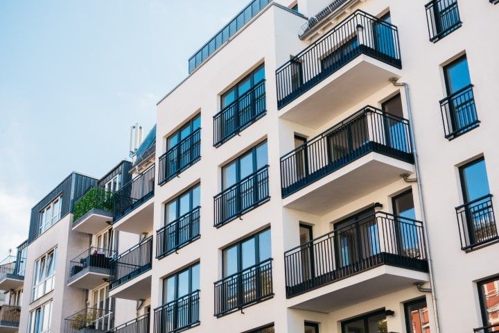 Modern apartments with balconies in Conway, FL