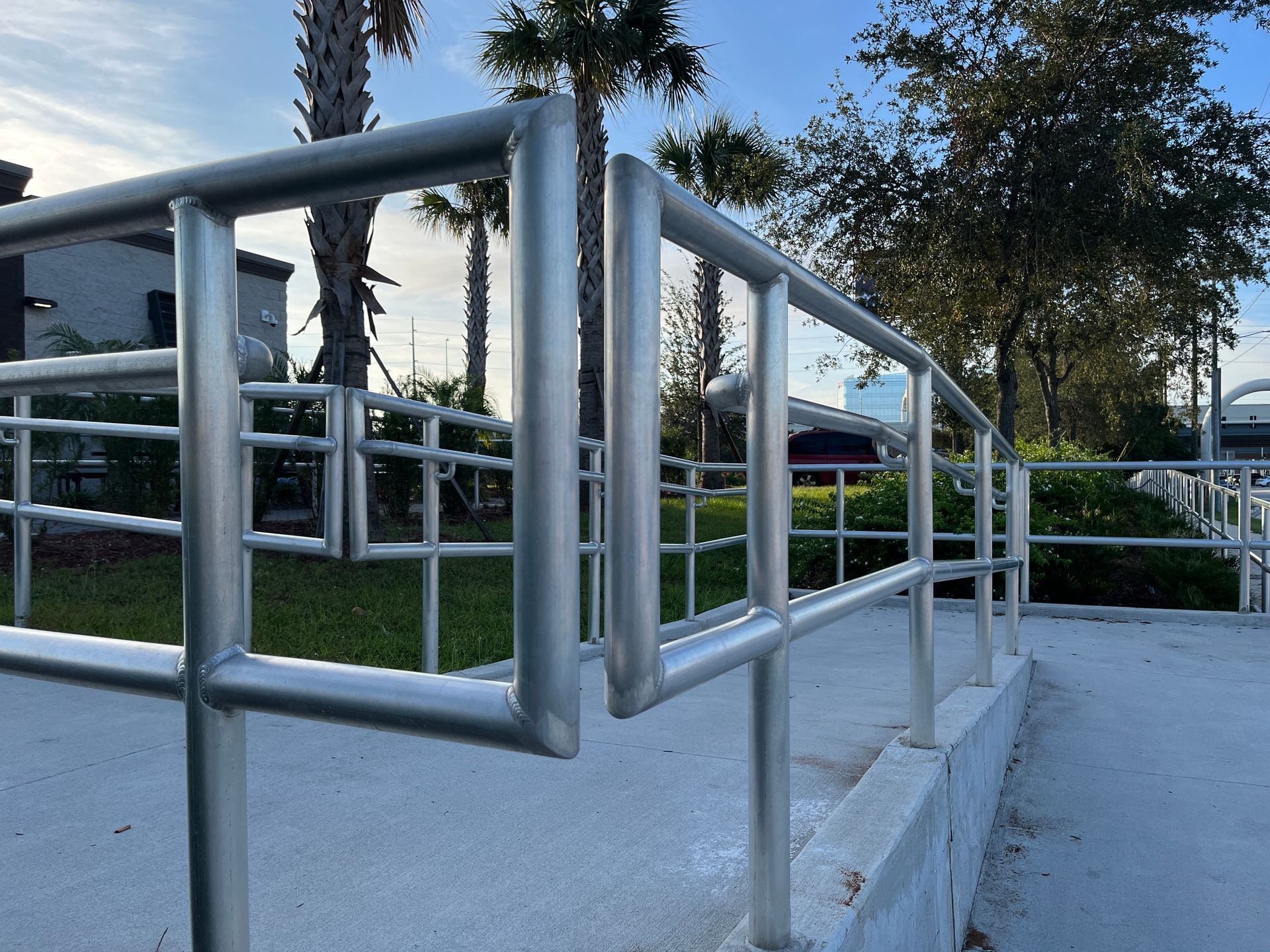 steel pipe rail Orlando shopping center railing for ramp