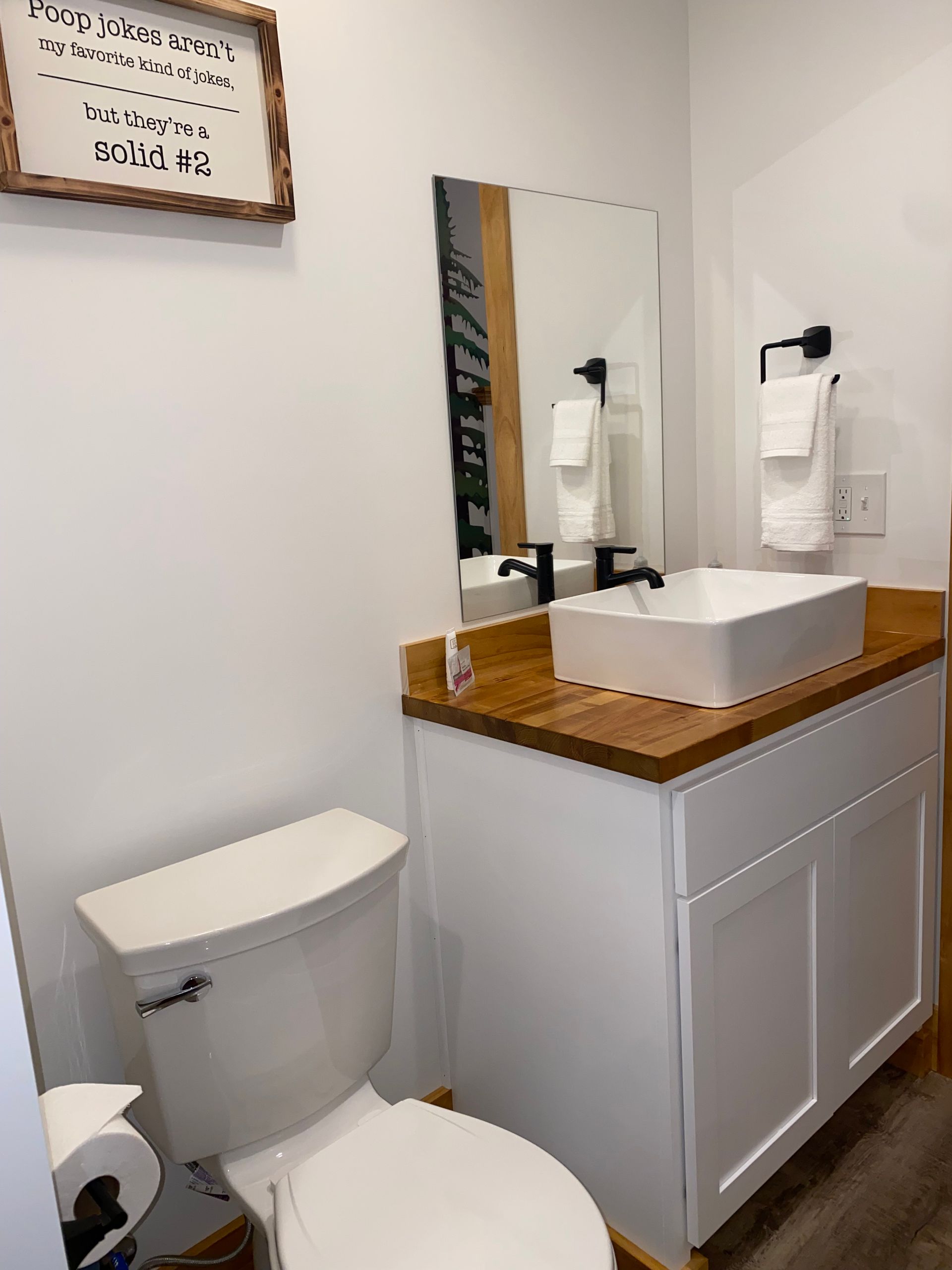 Bathroom in Cabin 4 at Creek Side Resort