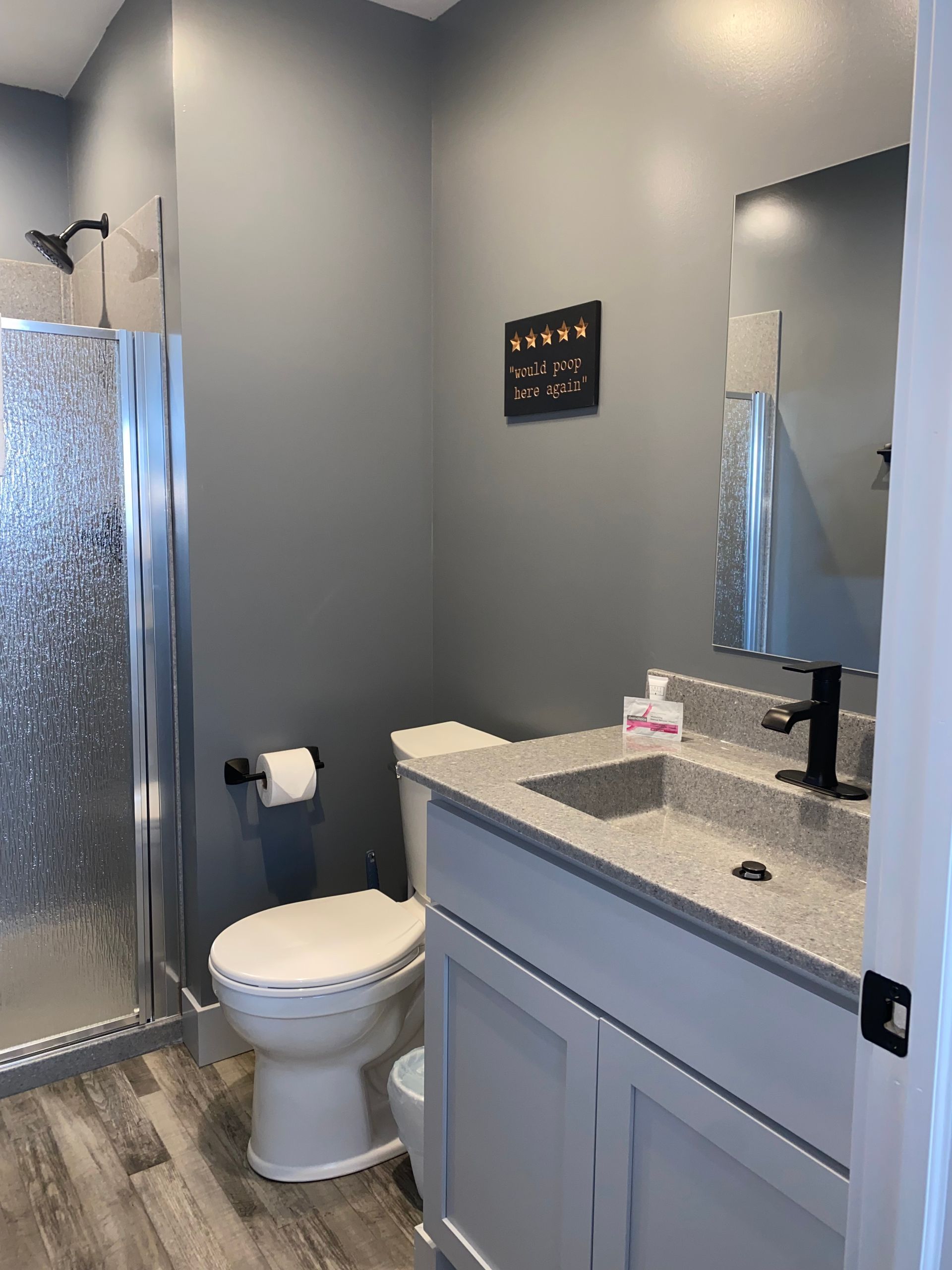 Bathroom in Cabin 5 at Creek Side Resort