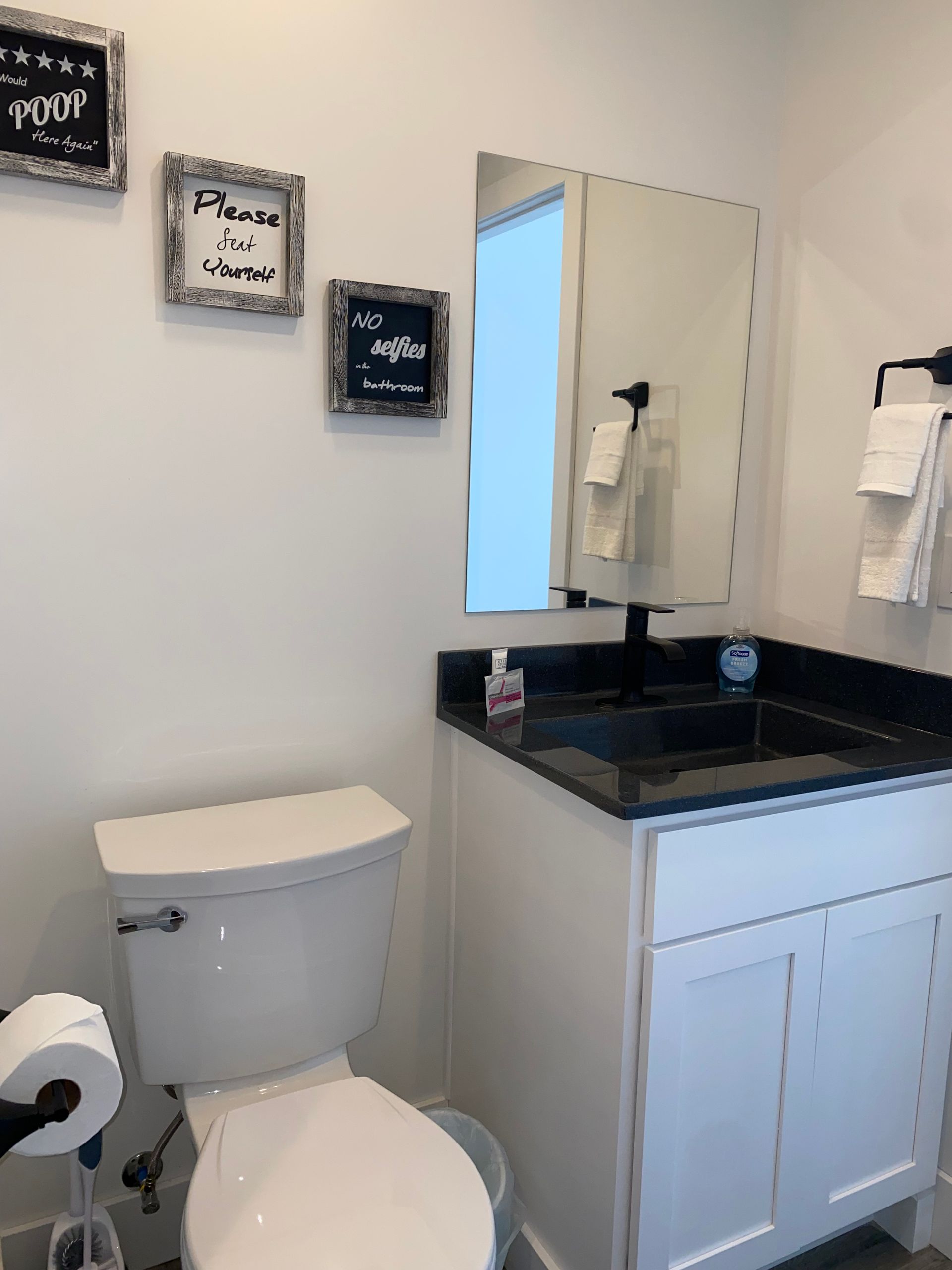 Bathroom in Cabin 6 at Creek Side Resort