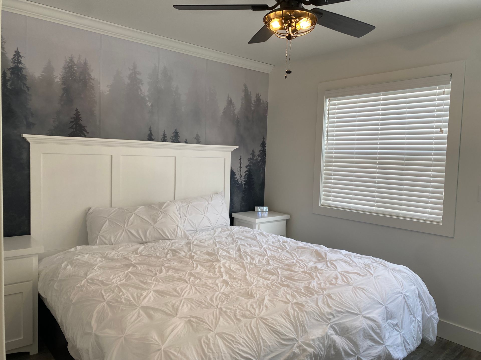 King Bed in Cabin 6 at Creek Side Resort