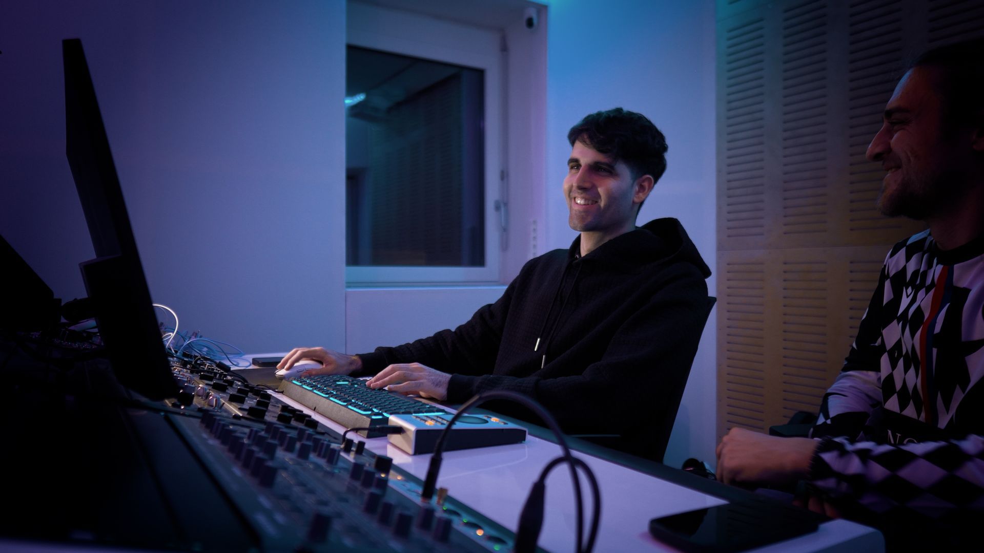 Joel Hostettler im KYBERNETIK.LAB als Music Production Coach