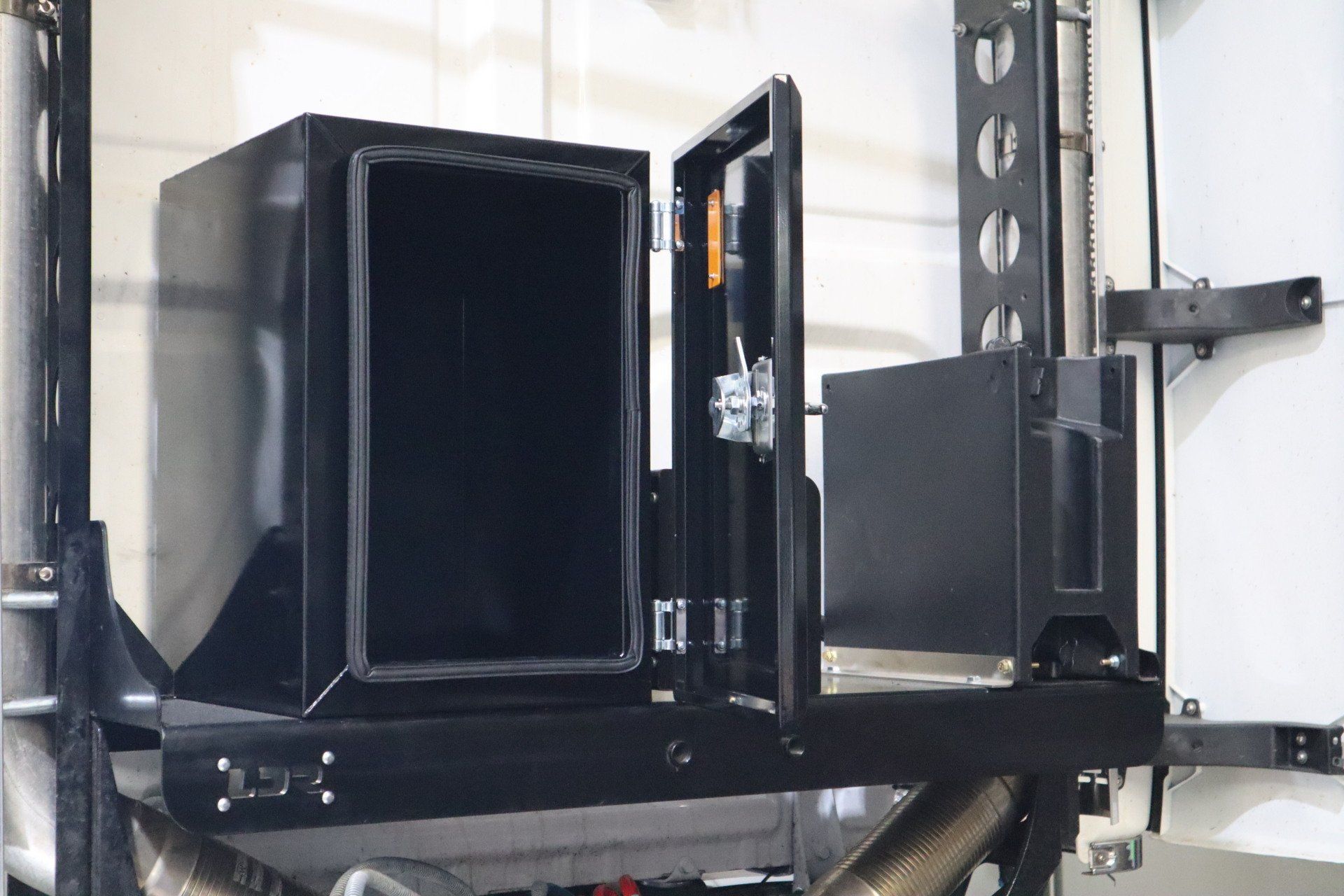 Kenworth truck, truck parts, cross cab frame, cross bad box, rear bumper installation, rubber mudguards, QLD, mud flaps, truck body accessories