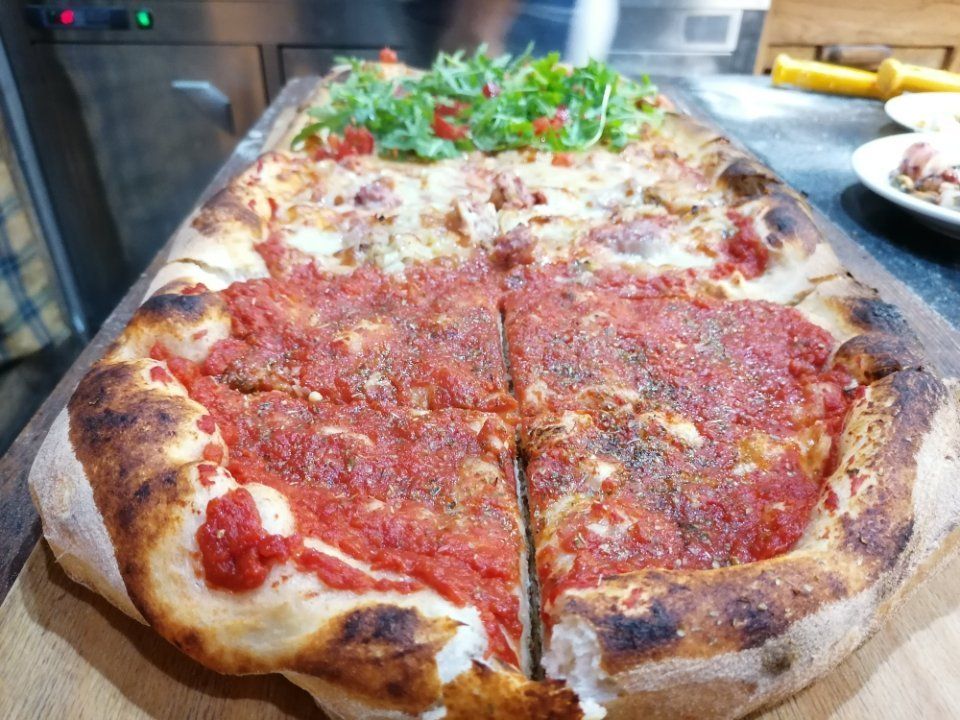 pizza al metro a tre gusti