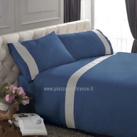 biancheria per letto matrimoniale sulle tonalità del blu