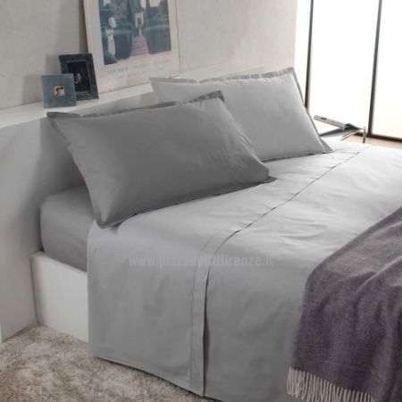 biancheria per letto matrimoniale sulle tonalità del grigio