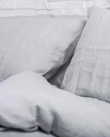 lenzuola e federe grigie