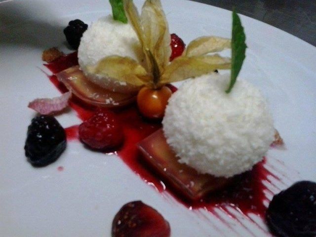 dolci al cocco con frutta